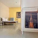 Beautiful In A Historic Apartamento